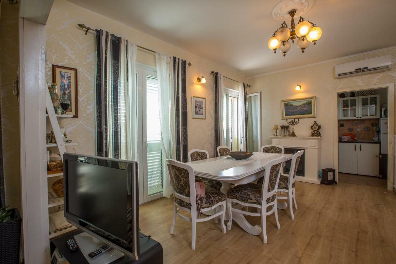 Apartment Valerija Jesenice  Bagian luar foto